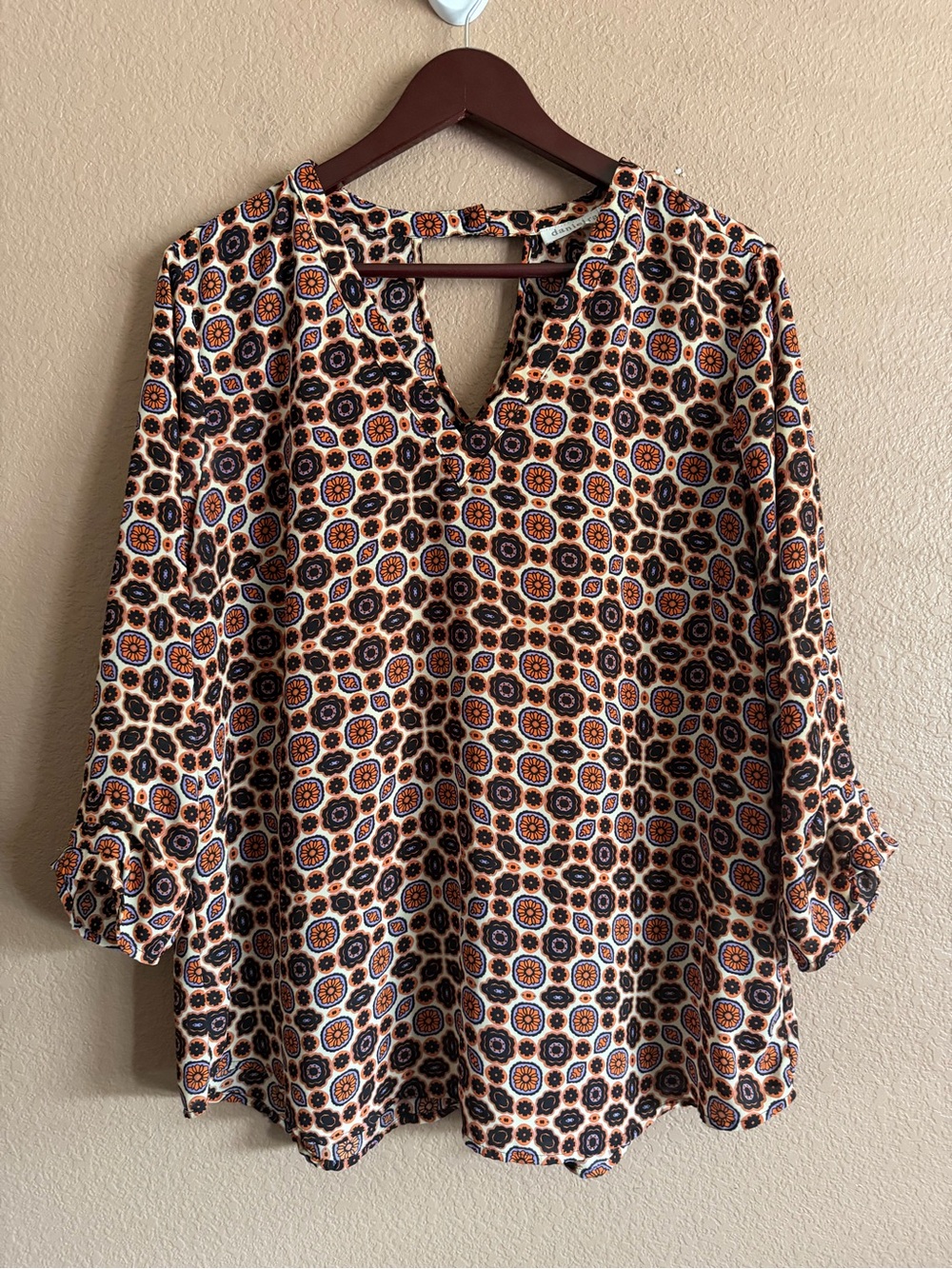 Daniel Rainn Cream Geometric Print Split-Neck Blouse Size XL